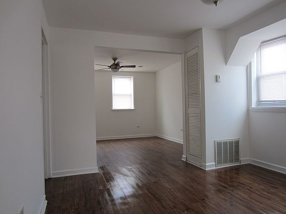 3rd image of 4001 W Palmer St #G