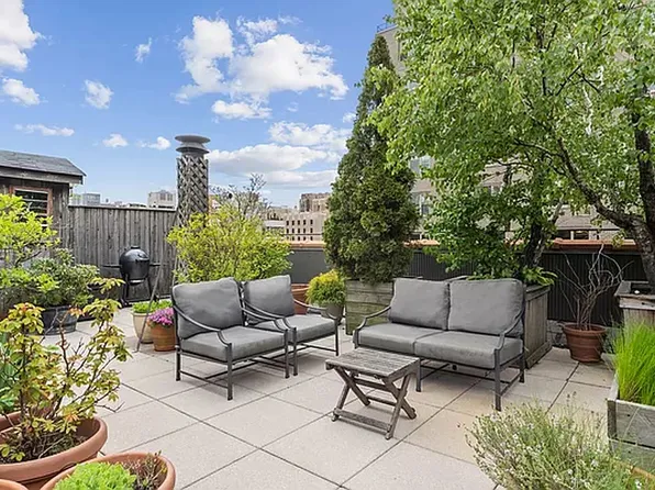 161 W 15th St APT 7F, New York, NY 10011