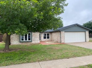 3217 93rd St, Lubbock, TX 79423