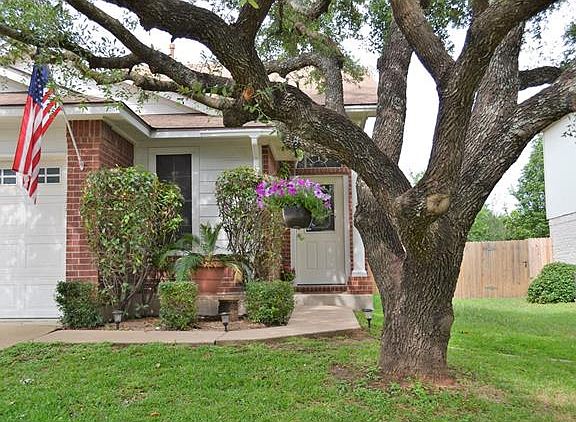 2nd image of 2711 Greenlee Dr