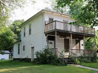 702 E 3rd St, Canton, SD 57013