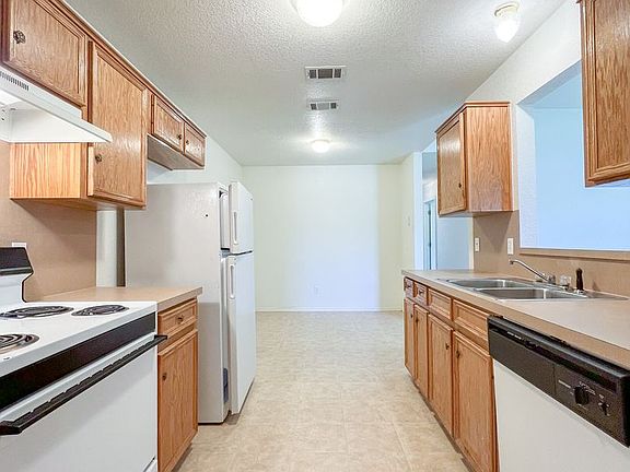 4th image of 4605 Bowles Dr