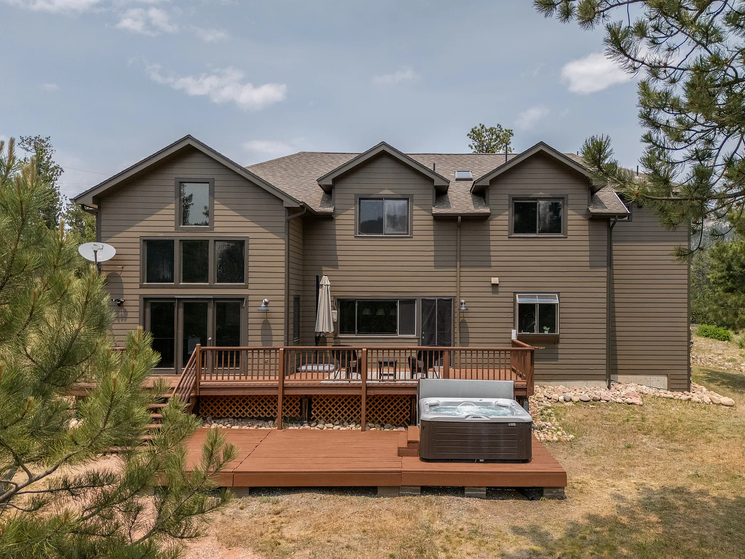3 bed, 2859 sqft, $4,600 — Photo 3