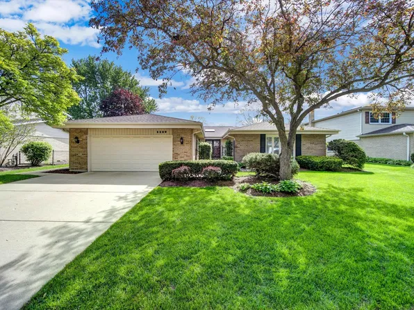 1129 S Salem Ln, Arlington Heights, IL 60005