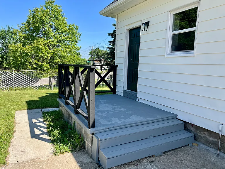 15264 Broadway Ave — Photo 6