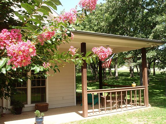 3rd image of 521 Post Oak Dr