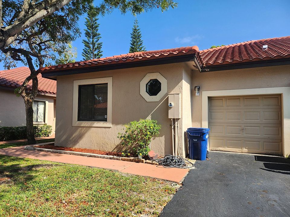 1st image of 3070 La Mirage Drive #3070