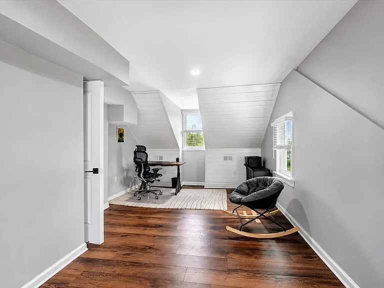1806 Middleborough Rd — Photo 8