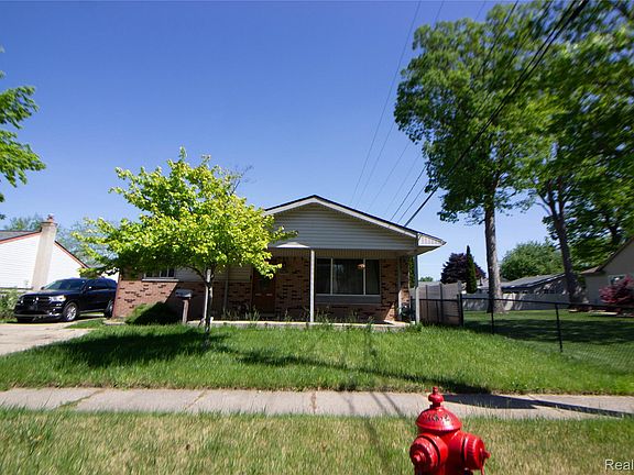 2nd image of 30422 Leroy St