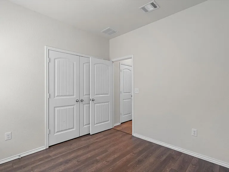 7604 Knockfin Dr — Photo 24