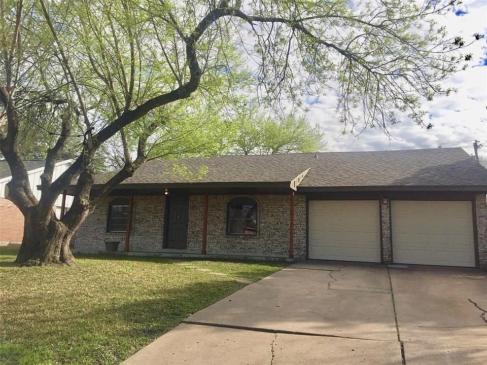 1st image of 2109 Williamsburg Ct S