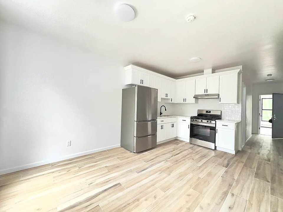 1st image of 31 Park St #2