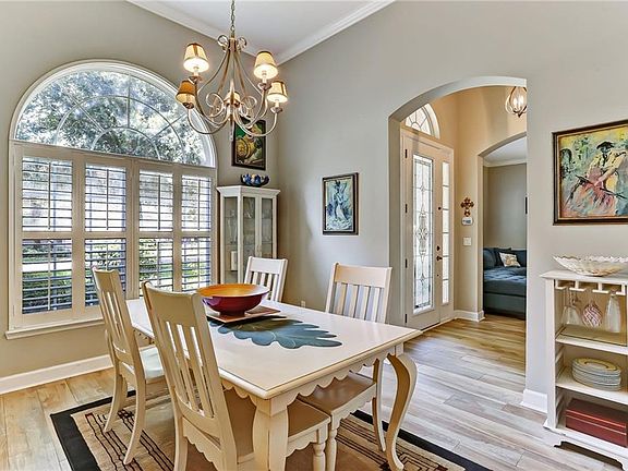 4th image of 649 Ferdinand Ct
