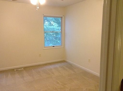 5th image of 206 W Park Dr