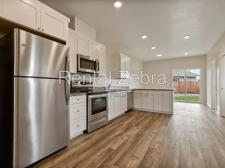 1684 SW Salmon Ave — Photo 5