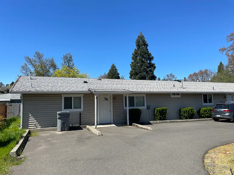 1300 Vista Dr #B — Photo 1