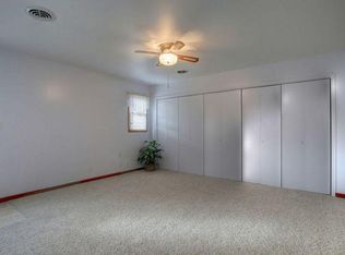 302 Greenview Dr, Urbana, IL 61801