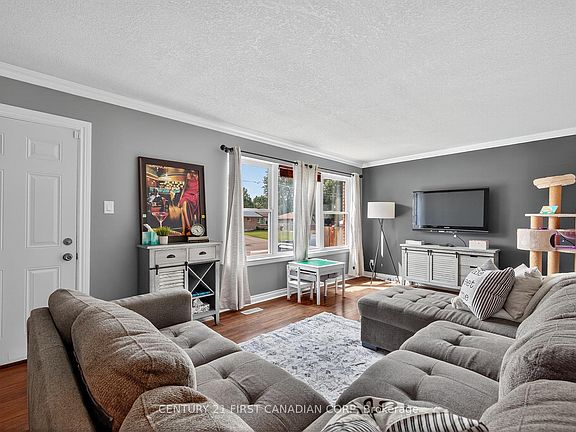 4th image of 204 Burnside Dr