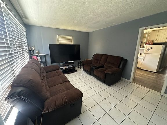 5th image of 2905-2907 Hanson St