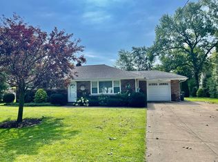 813 Hilltop Rd, Erie, PA 16509