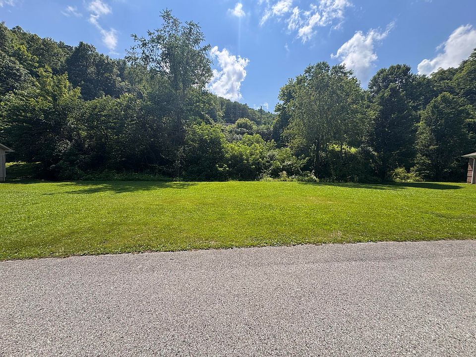 1st image of 111-115 Stoney Brook Dr