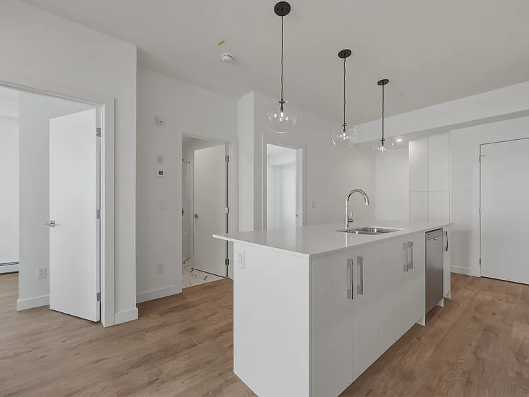 63 Corner Glen Cres NE — Photo 5