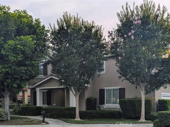 9770 Winterberry Dr, Riverside, CA 92503