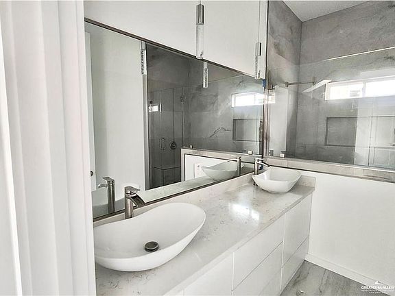 3rd image of 2404 N Revolution St