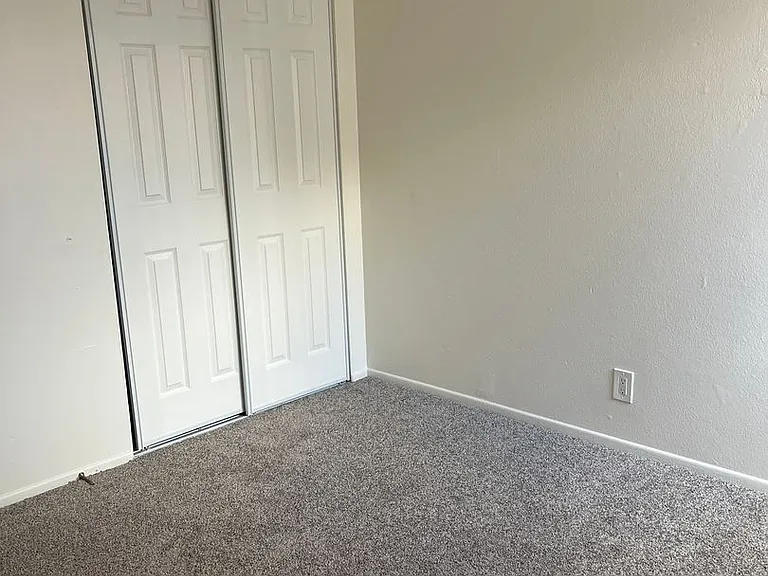 7320 Hazeltine Avenue (5295) — Photo 33