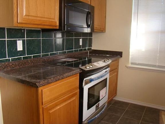 5th image of 1738 Larchwood Cir