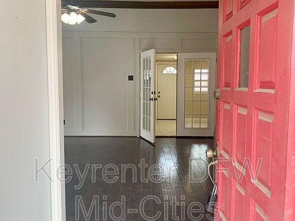 2nd image of 505 E Scotland Dr