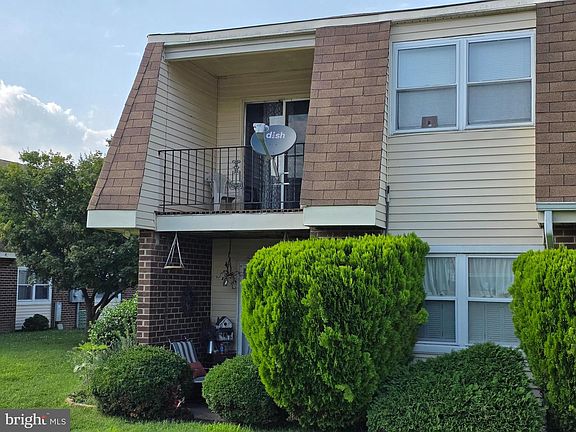 2nd image of 15 Florence Tollgate Pl Unit 7