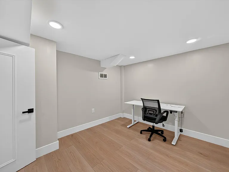 2115 E Hudson Ave — Photo 8