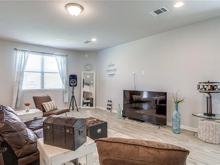 121 Quiet Man Dr — Photo 10