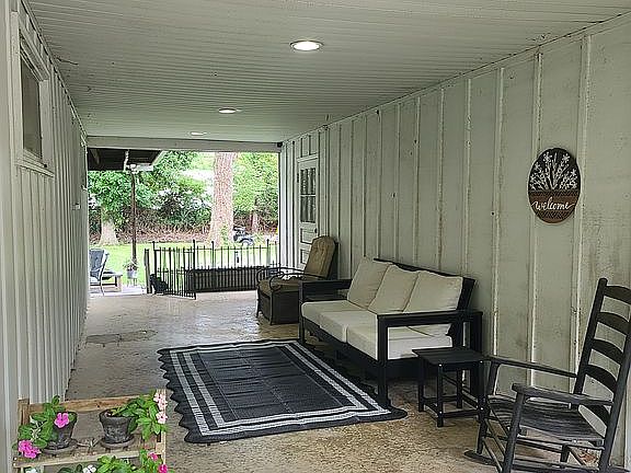 4th image of 720 Sheridan Dr