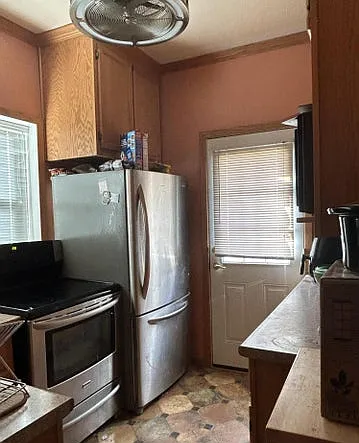 420 Allen St — Photo 3