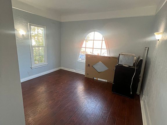2nd bedroom, door POV