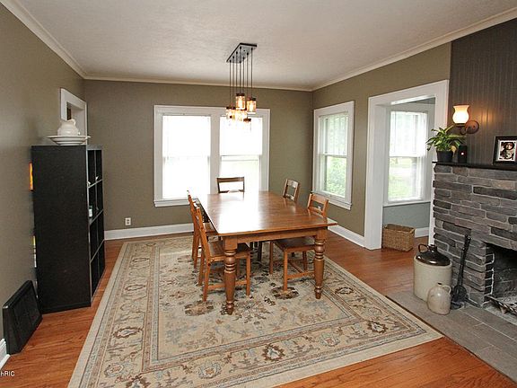 5th image of 2621 S Park St