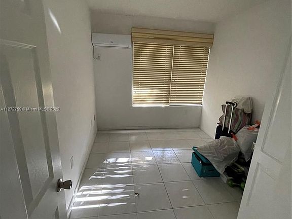 5th image of 705 NE 92nd St APT 1