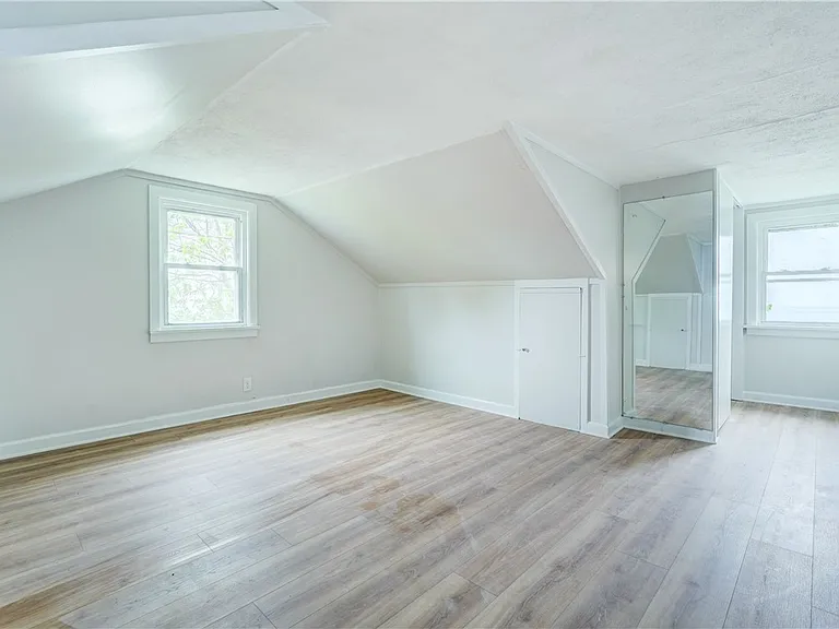904 Lake Rd — Photo 23