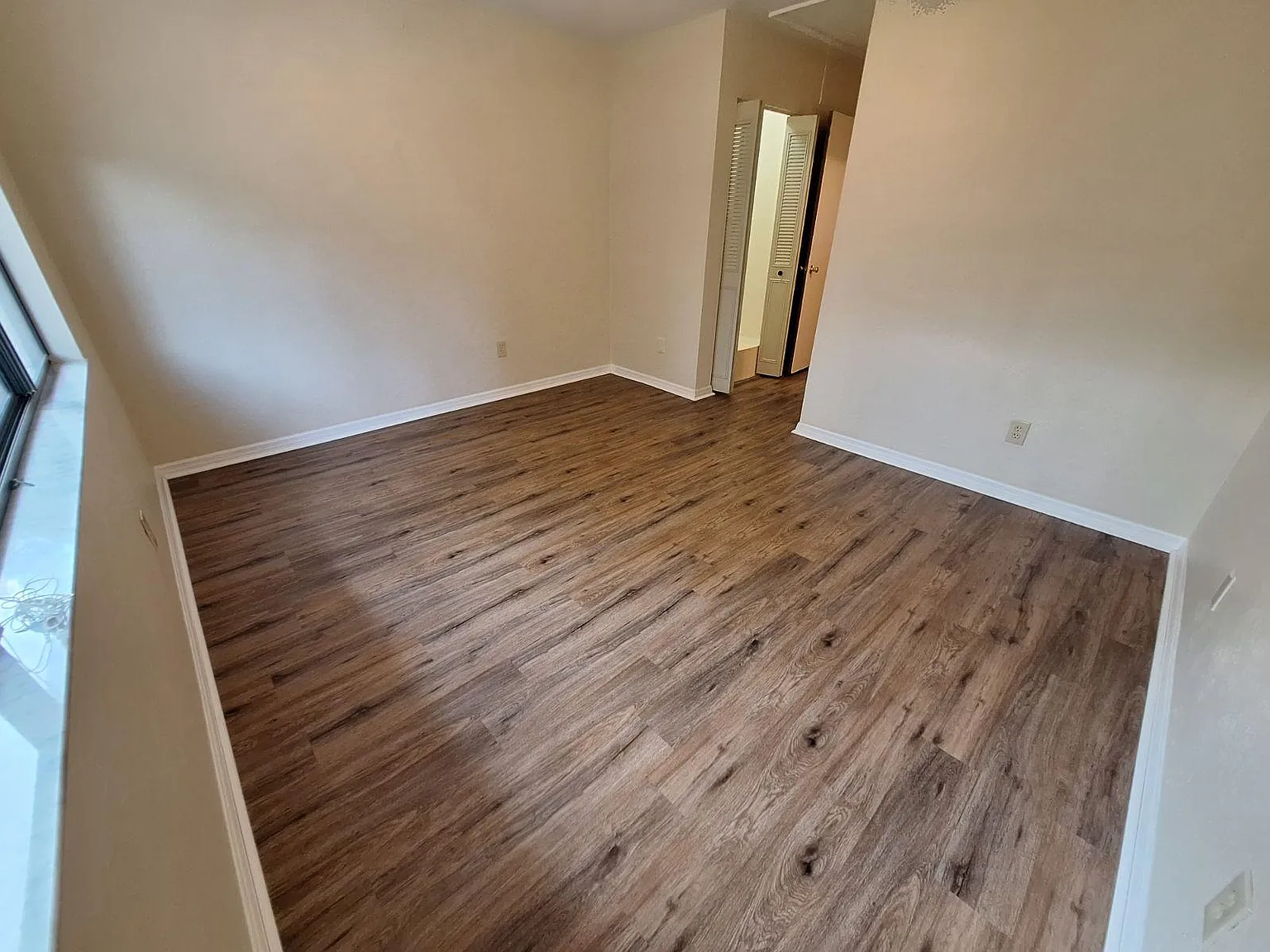 6111 SW 8th Pl — Photo 4