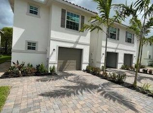 6737 Broadwater Ln, Lake Worth, FL 33467