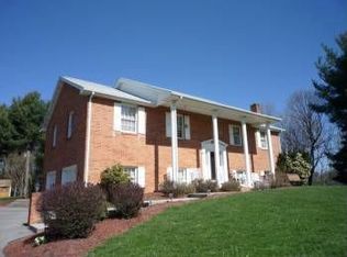 1901 Radford Rd, Christiansburg, VA 24073