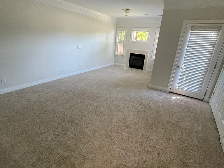 200 Cross Keys Pl — Photo 3