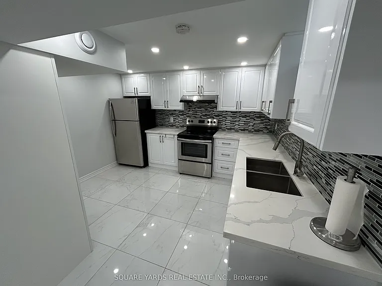 55 Bluffwood Cres — Photo 9