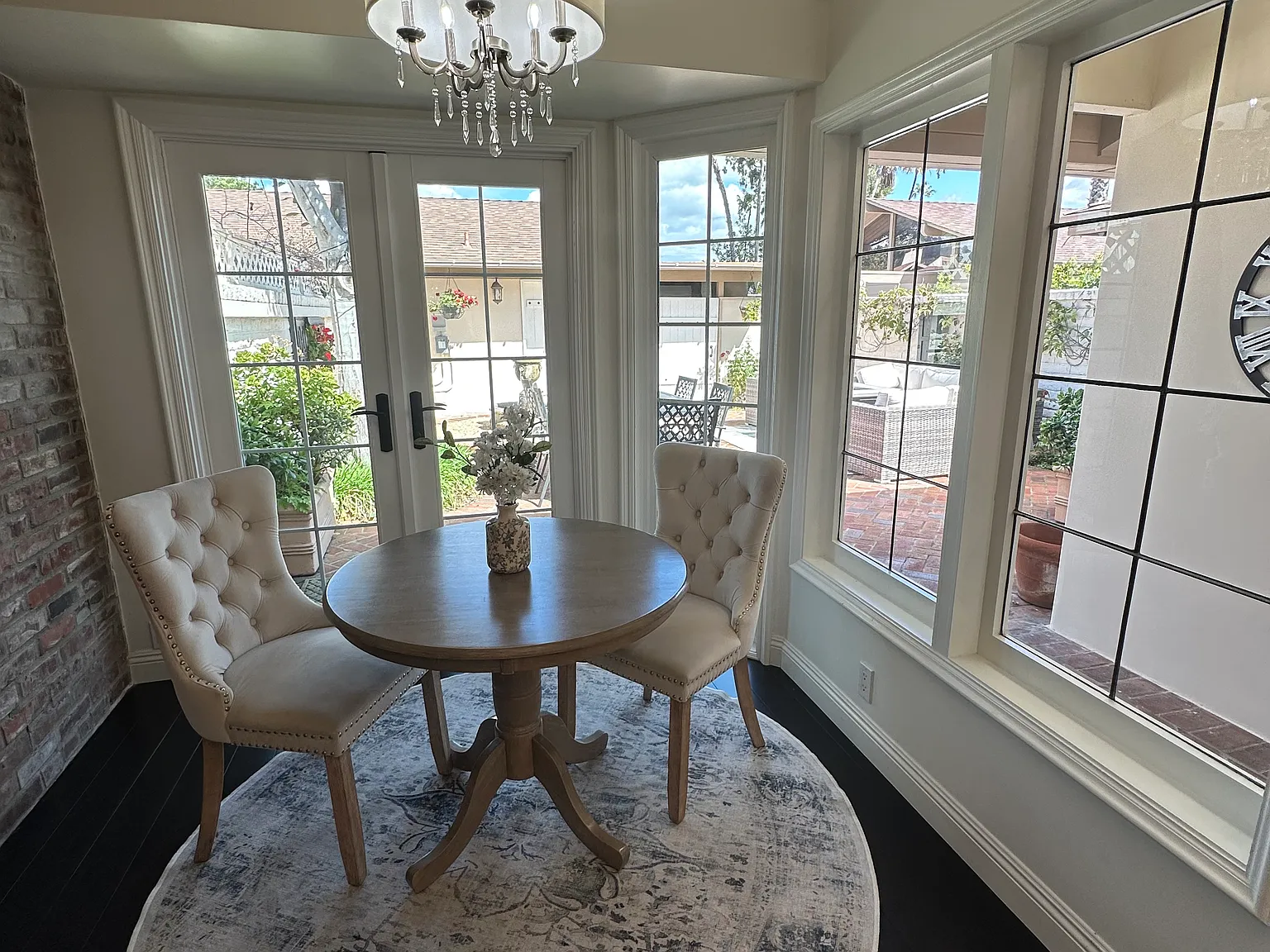 3 bed, 1592 sqft, $8,250 — Photo 4
