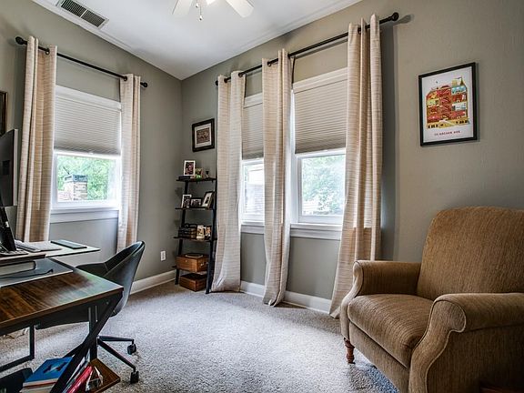 5th image of 1027 Sarasota Cir