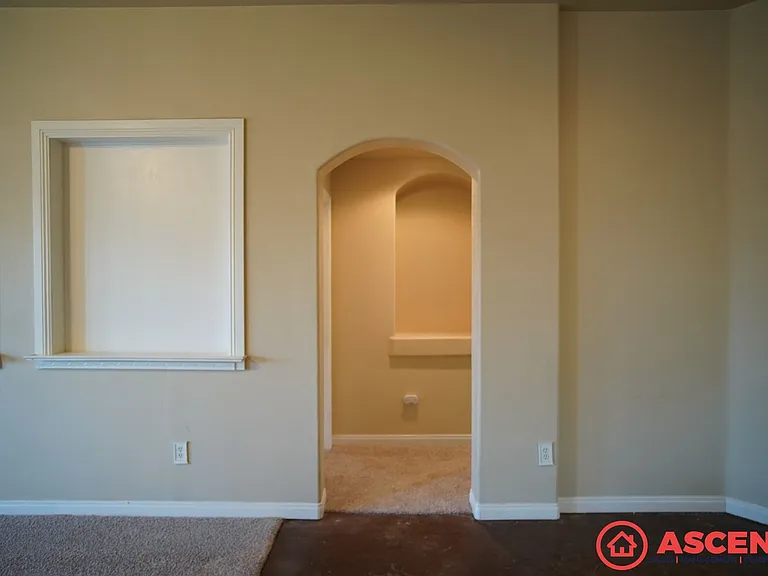 5305 Pine Grove Ct — Photo 6