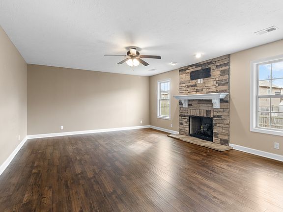 3rd image of 3778 Windhaven Dr