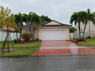 318 SW 195th Ave, Pembroke Pines, FL 33029